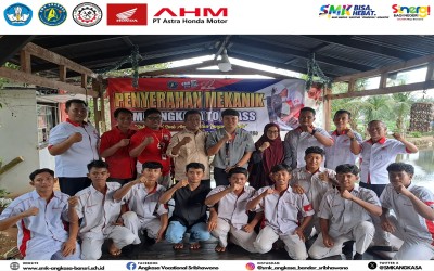 Penyerahan Mekanik dari Siswa SMK Angkasa Sribhawono Kepada Astra Honda Authorized Service Station (AHASS)